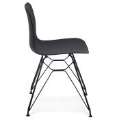 Chaise design 'Sländak Black' noire avec 4 pieds en métal noir