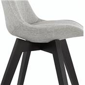 Chaise design 'Blackstad' en tissu gris clair avec 4 pieds en bois noir