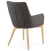 Chaise design scandinave à accoudoirs 'Knad' en tissu gris foncé avec 4 pieds en bois naturel