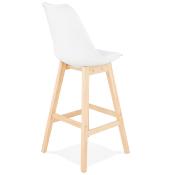 Tabouret de bar design scandinave 'Chairman' blanc avec 4 pieds en bois naturel et dossier haut