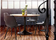 Tables et chaises de salle à manger