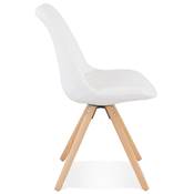 Chaise design style moderne 'FIRENZA' en tissu bouclé blanc avec 4 pieds en bois naturel