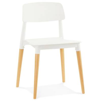 Chaise design de style scandinave 'MIDDAG' blanche avec 4 pieds en bois naturel