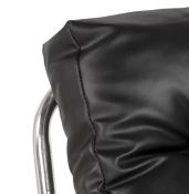 Fauteuil lounge 'Capiton' noir pieds en métal chromé