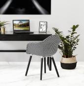 Chaise design scandinave à accoudoirs 'KOLOR' en tissu pied de poule blanc et noir 4 pieds en bois noir