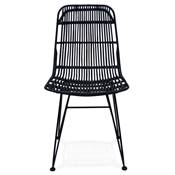 Chaise design 'RATTAN' en rotin noir avec 4 pieds en métal noir et dossier haut