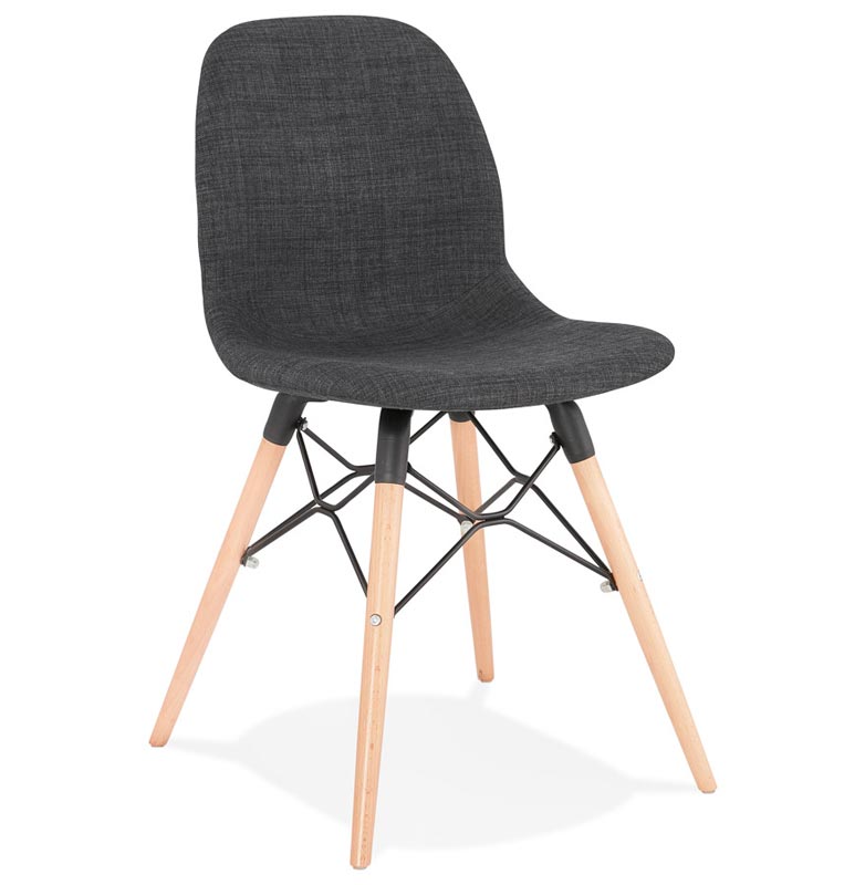 Chaise scandinave design 'Norsk Wood' en tissu gris avec 4 pieds bois naturel et métal noir