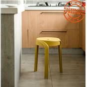 Tabouret bas design de style moderne empilable 'FIORI' en resine jaune