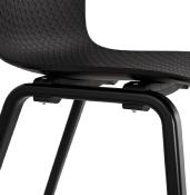 Chaise design 'Parkwood Black Edition' noire avec 4 pieds en bois noir