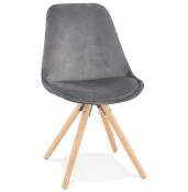 Chaise design 'Firenza' en velours grise avec 4 pieds en bois naturel