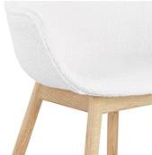 Chaise design à accoudoirs 'MAJESTY' en tissu bouclé blanc et 4 pieds en bois naturel