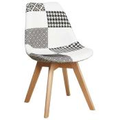 Chaise scandinave 'Graphik' grise et blanche en tissu patchwork pied de poule 4 pieds en bois
