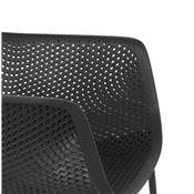 Chaise intérieur/extérieur design à accoudoirs 'RAIN' noire perforée avec 4 pieds en métal noir