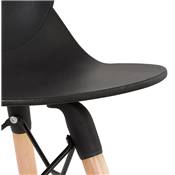 Chaise scandinave 'NORSK WOOD' noire 4 pieds bois couleur naturelle et croisillon en métal noir