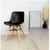 Chaise design de style scandinave 'GUTT' noire avec 4 pieds en bois naturel