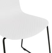 Chaise design empilable 'Style Black' blanche pieds tréteaux en métal noir