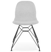 Chaise design 'Norsk Black' en tissu gris clair 4 pieds en métal noir