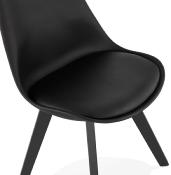 Chaise design 'Blackstad' noire avec 4 pieds en bois noir