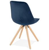 Chaise design 'Firenza' en velours bleue avec 4 pieds en bois naturel