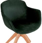 Chaise design de style scandinave à accoudoirs 'VOGAN' en velours vert avec 4 pieds en bois naturel