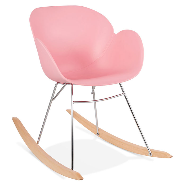 Chaise à bascule design scandinave à accoudoirs 'Gungstöl' rose pieds en bois et métal chromé