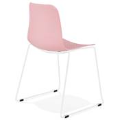 Chaise design empilable 'Style White' rose pieds tréteaux en métal blanc