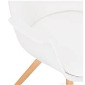 Chaise scandinave design à accoudoirs 'KUNG' blanche avec 4 pieds en bois naturel