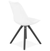 Chaise scandinave design 'Sueden Black Edition' blanche avec 4 pieds en bois noir