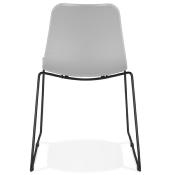Chaise design empilable 'Style Black' grise pieds tréteaux en métal noir