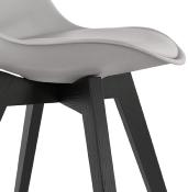 	Chaise design 'Blackstad' grise avec 4 pieds en bois noir