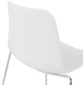 Chaise design empilable 'Style' blanche pieds tréteaux en métal chromé