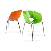 Chaise design 'Mosquito' verte avec 4 pieds en métal chromé
