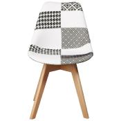 Chaise scandinave 'Graphik' grise et blanche en tissu patchwork pied de poule avec 4 pieds en bois naturel
