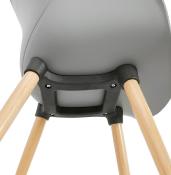 Chaise design scandinave à accoudoirs 'Lotusträ' grise avec 4 pieds en bois naturel
