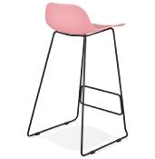 Tabouret de bar design 'Steelblack' rose pieds tréteaux et repose pieds en métal noir dossier bas