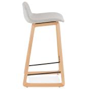 Tabouret de snack mi-hauteur scandinave 'Skala' tissu gris clair pieds tréteaux bois et dossier bas