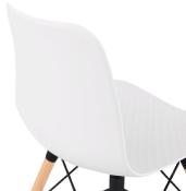 Chaise scandinave design 'Sländak Woody' blanche avec 4 pieds en bois naturel et métal noir