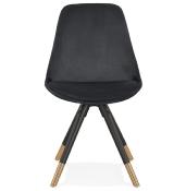 	Chaise design 'Modena' en velours noire avec 4 pieds en bois noir et métal brossé doré