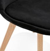 Chaise design 'Milano' en velours noire avec 4 pieds en bois naturel
