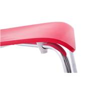 Chaise design 'Léa' en bois rouge avec 4 pieds chromé