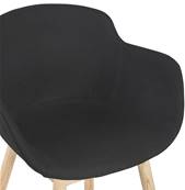 Chaise design à accoudoirs 'MAJESTY' en tissu noir et 4 pieds en bois naturel
