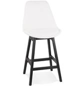 Tabouret de snack mi-hauteur design scandinave 'Chairman Mini Black Edition' tissu bouclé blanc avec 4 pieds en bois noir et dossier haut