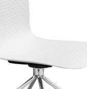 Chaise de bureau à roulettes design 'Hjül' blanche avec pied en métal chromé