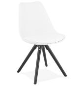 Chaise scandinave design 'Sueden Black Edition' blanche avec 4 pieds en bois noir