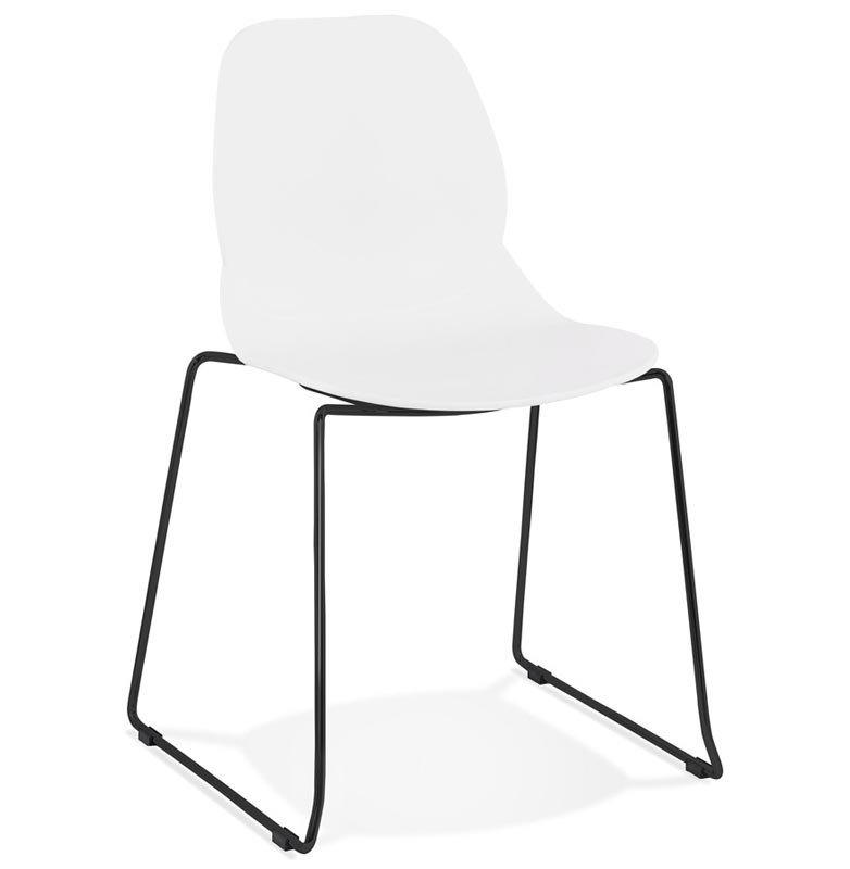 Chaise design empilable 'Teknik Black' blanche pieds tréteaux en métal noir