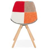 Chaise scandinave design 'Gornstad' en tissu patchwork avec 4 pieds en bois naturel