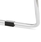 Tabouret de bar empilable design 'Verk' en tissu gris foncé avec 4 pieds en métal chromé et dossier haut