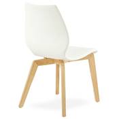 Chaise scandinave design 'Kvad' blanche avec 4 pieds en bois massif