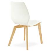 Chaise scandinave design 'Kvad' blanche avec 4 pieds en bois massif