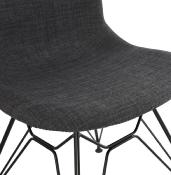 Chaise design 'Norsk Black' en tissu gris avec 4 pieds en métal noir
